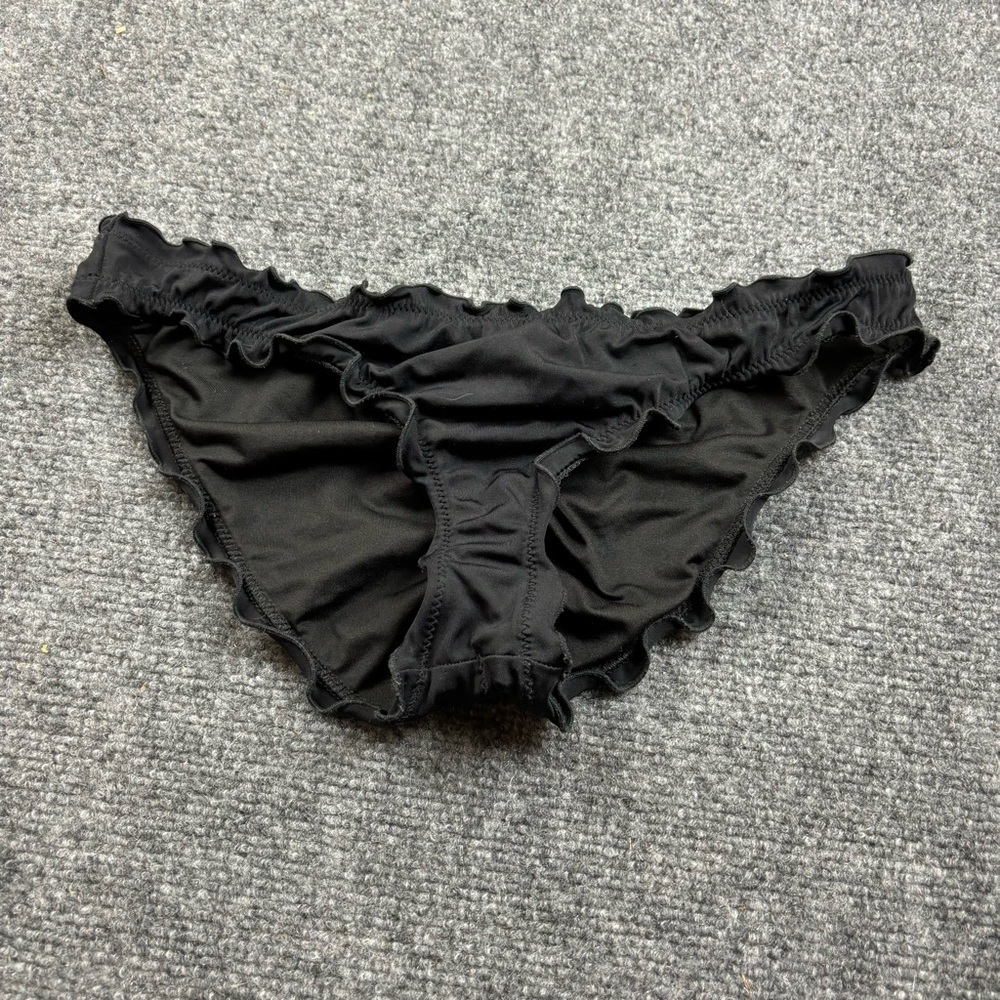 VICTORIA’S SECRET Women’s black The Ruffle Cheeky Bikini Swimsuit Bottoms Small